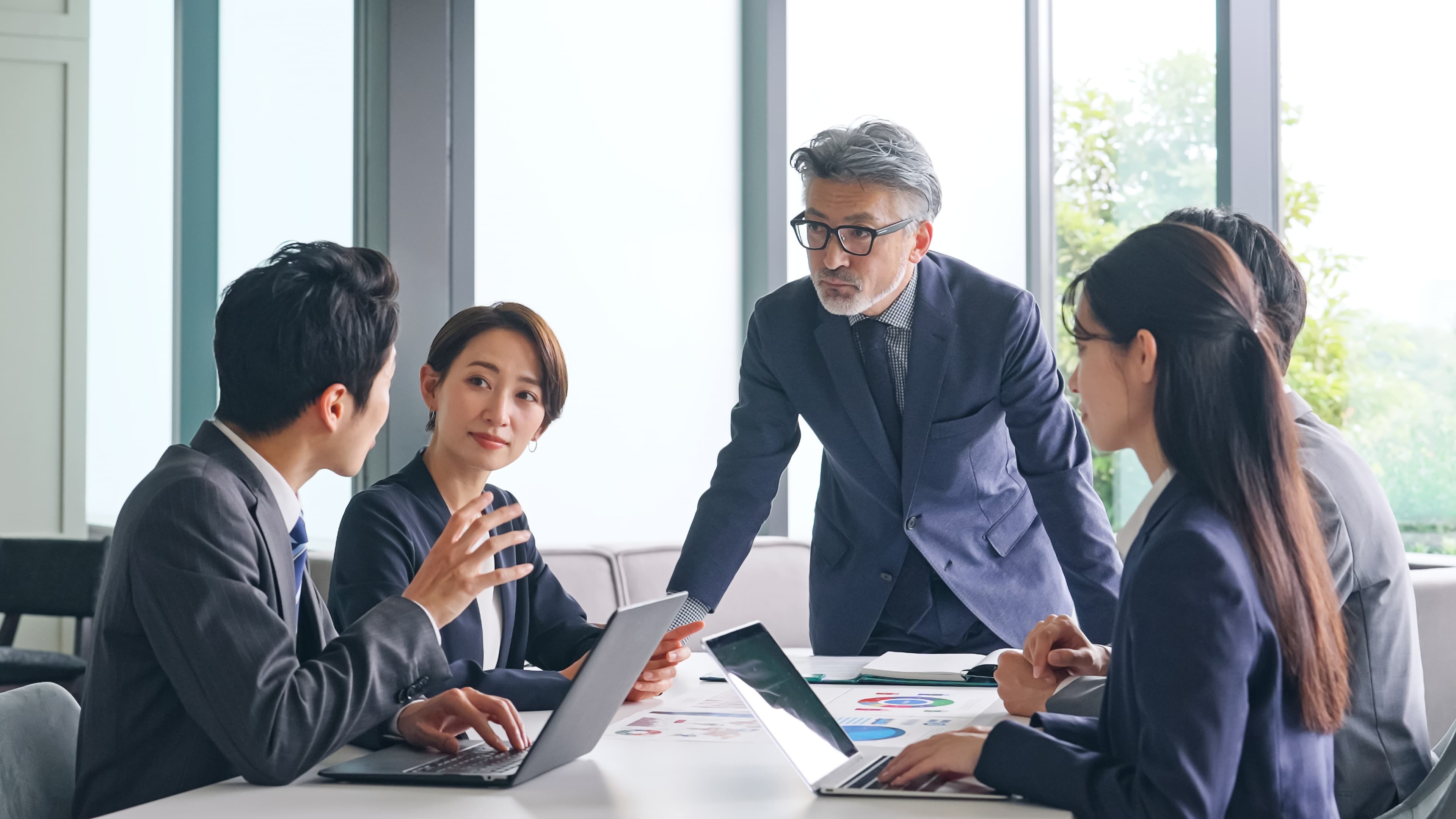 シニア社員のモチベーション、どう上げる?人事が知っておきたい本質と研修の工夫